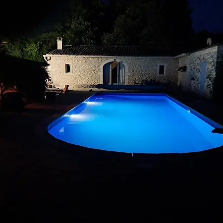 Maison Conviviale A Chamaret, 90 M² Avec Piscine Partagee *