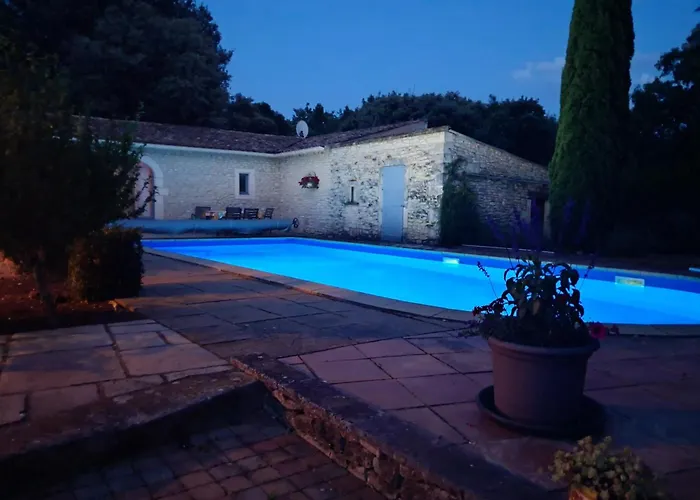 Spacieuse A Avec Piscine Privee * Chamaret